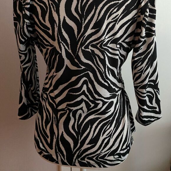 Peck & Peck Black White Ruched V-Neck Top | Slip-On Style | Approx Sz M - Picture 8 of 11